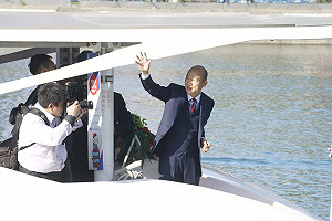 直播》搭愛之船就職 韓國瑜神采奕奕