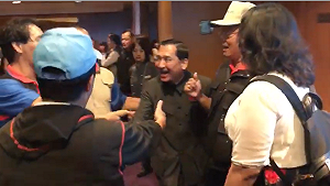 （影）嗨到爆！韓粉飯店內高唱「夜襲」 …