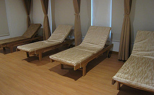 休息好了再出發　國道12服務處增躺椅、浴室