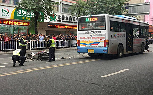 影／殺人又割喉　福建公車劫持案已造成8死22傷