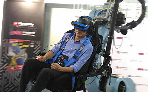 韓國瑜試坐VR體感娛樂機台 對恐嚇刺殺者不追究不提告