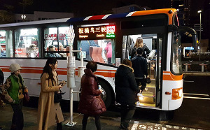 跨年結束返家免擔心！新北公車接駁將延後收班