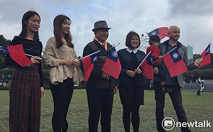 （影）元旦升旗典禮總彩排　國歌領唱人吳鳳：女兒聽國歌就不哭