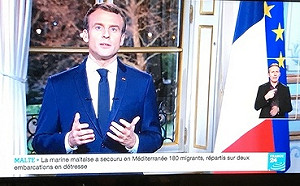 黃背心壓力下 馬克宏新年談話許下三願