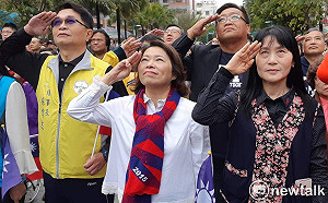 勝選後首度主持元旦升旗典禮 黃敏惠期許2020藍天再現