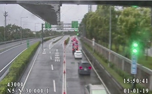 超塞！國5北返爆車潮  雪隧北上時速不到20