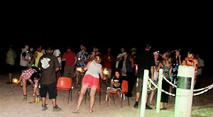 (影)一夜跨年3次可能嗎？在澳洲這小鎮還真的可以