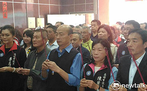 赴舊城城隍廟上香 韓國瑜：陽間市長來參拜陰間城隍