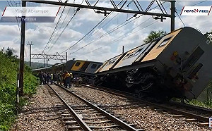 南非兩列火車追撞 3死逾300人輕重傷