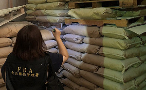 太黑心！過期一年半奶精混摻再賣  2.5噸流入高雄早餐、飲料店