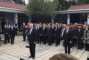 吳敦義頭寮謁陵 盼新內閣拼經濟勿清算鬥爭