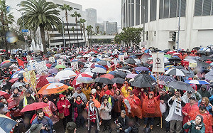 30年來首次！  美洛杉磯3萬教師爭加薪大罷課