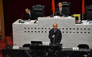 韓國瑜議會初體驗 民進黨團震撼教育下馬威