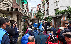 補選進入倒數 郝龍斌陪同陳炳甫前進眷村拉票