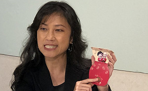 和夫人詹秀齡同框 新閣揆蘇貞昌「金豬送福」紅包曝光