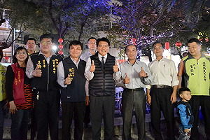 迎接台灣燈會　33鄉鎮市花燈車屏中區遊行登場