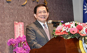 管中閔首度主持台大校務會議 學生代表提四大疑點