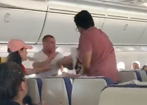 (影)奧客不滿班機延誤發酒瘋　酷航被迫折返雪梨