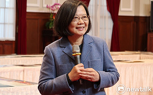 接地氣！蔡英文首度邀運將大哥府內座談