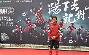 足球／地主唯一女將變身海報主角　最愛梅西盼成木蘭軍