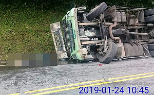 舊蘇花貨車翻覆不能走！蘇花改下午開放兩時段機車通行