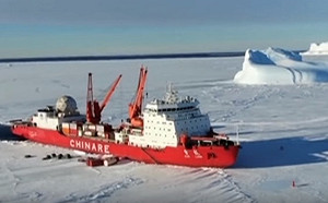 (影)濃霧遮眼、雷達失靈 中國「雪龍號」撞上冰山