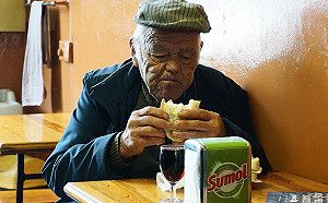 台灣40萬人吞嚥困難　吃飯喝水都成為病痛來源