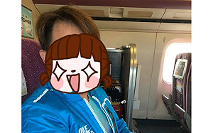 「月薪70萬球星」坐她旁邊！網友全羨慕：根本約會啦...