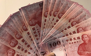 年終發「百元面額」好失望？他開紅包笑了：老闆您真幽默