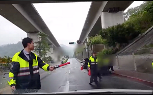 刁難警察？男躲臨檢嗆「看！懂法律就不一樣」網友全氣炸