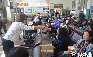 視察春運關心旅客　黃敏惠推薦火雞肉飯、檜意森活村