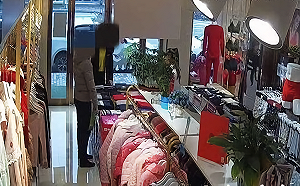 江蘇男子幻想成為「霸道總裁」  壁咚強吻女店員遭逮