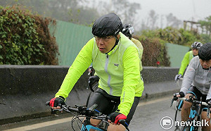 再挑戰一日雙城找韓國瑜？柯P：要見他坐高鐵就可以