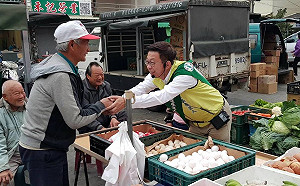 郭國文：走進民眾  政策出來  農老幼托最實在