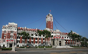 百年古蹟揭面紗   總統府洗外牆眉角多