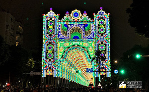 23.4萬顆LED燈泡齊點亮！台北光雕展華麗登場