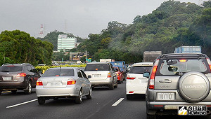 初二南下車潮湧現　這些地雷路段塞爆了