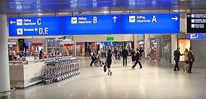 國旗圖示遭塗銷 外交部：國人出境仍可快速通關