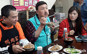 (影)問政內行！余天化身直播主：開中常會都是我一個人在罵…