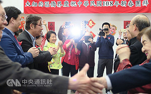 紐約僑界新春團拜  三太子助陣添喜氣