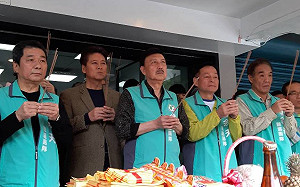 沿用高志鵬競選總部　余天：這裡風水好