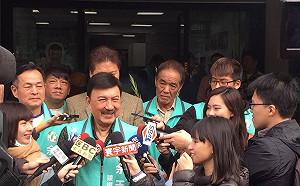 遭譏年紀大招式老 余天：沈富雄腦袋也不清楚了