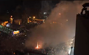 影）台南鹽水蜂炮登場  民眾會集朝聖