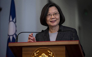 嘉中教師考題污辱總統  在美國恐遭停職調查