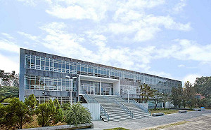 老師遭指宣揚意識形態 成大：不干預自由學風