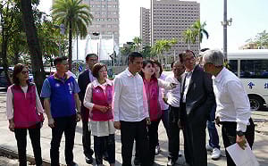 高雄輕軌二階可行替代路線 許崑源率議員勘查