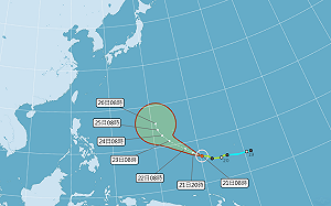 「蝴蝶」颱風增強轉中颱 氣象局：不排除增為強颱