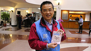 侯腰傷是否站台？鄭世維：可能不參加大進場直接上台