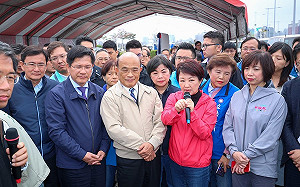 視察國1增設銜接台74系統交流道  蘇揆：請地方儘早取得土地