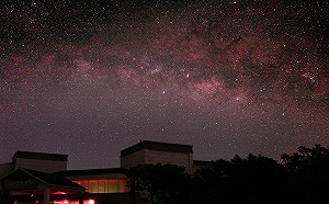 以星換宿！度假村全面改造路燈  打造無光害觀星好所在